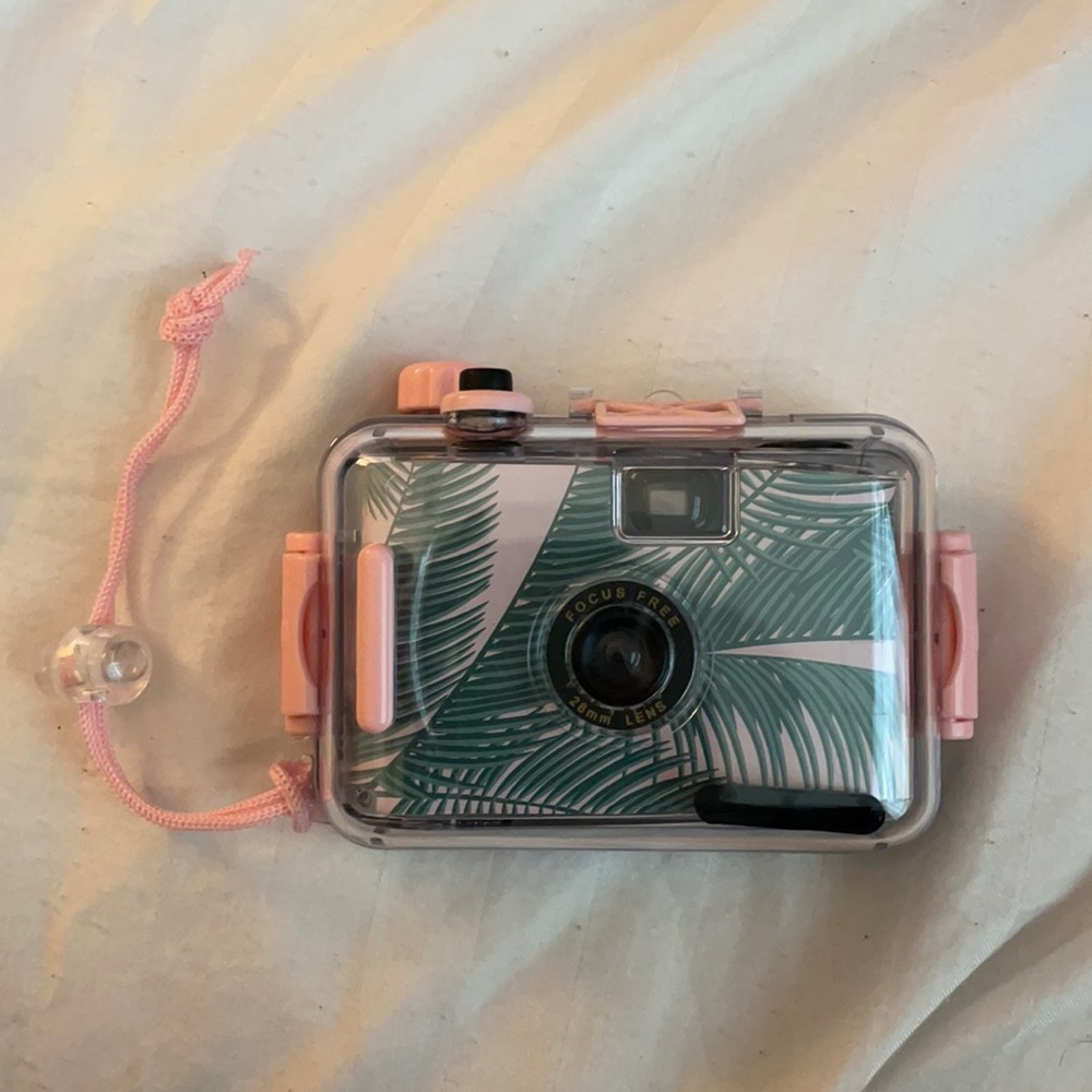 35 mm underwater film camera